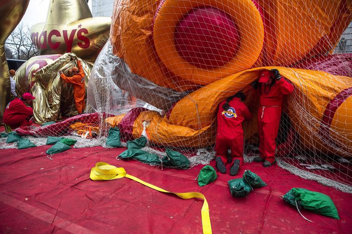 Macy's Thanksgiving Parade: Phew! Giant Balloons Fly -- Just Not Very High