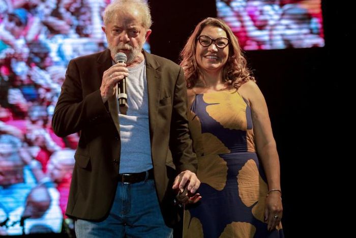 Picture released by Folha de Pernambuco showing Brazilian former President Luiz Inacio Lula da Silva speaks next to his his girlfriend Rosangela da Silva during the 'Free Lula' music Festival in Recife, Pernambuco state, Brazil, on November 17, 2019.