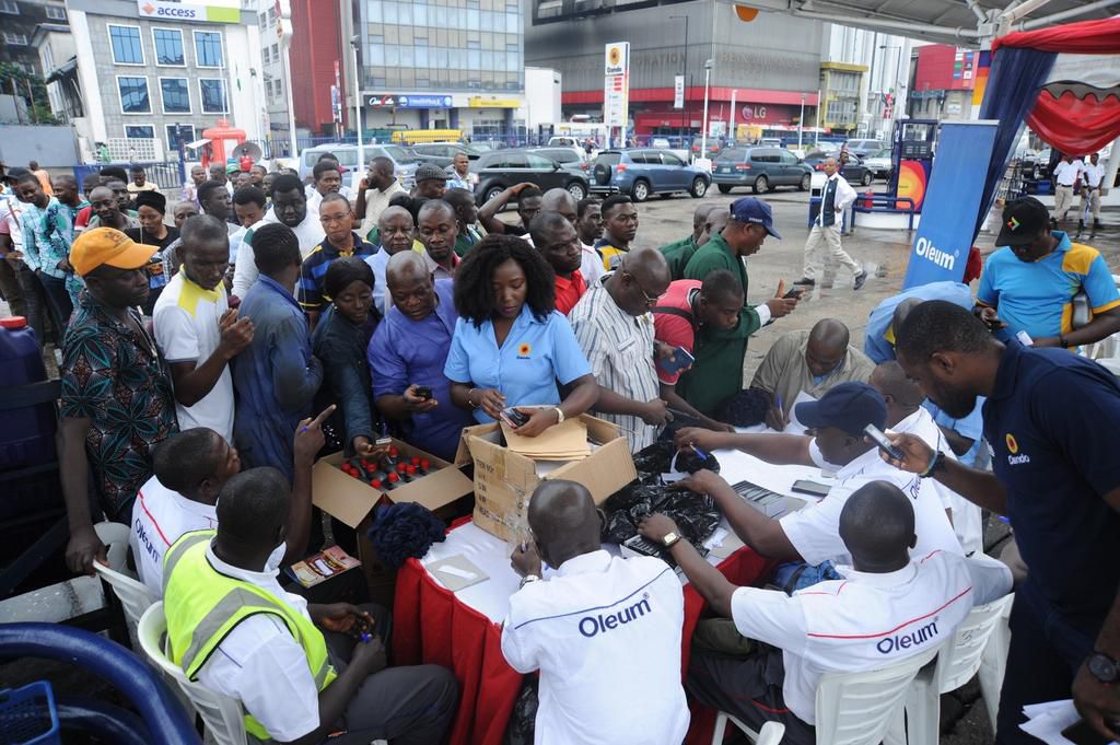 OVH Energy concludes ‘Oando Oleum Awoof Promo’ in style, hands over grand prize of brand new Toyota Yaris!