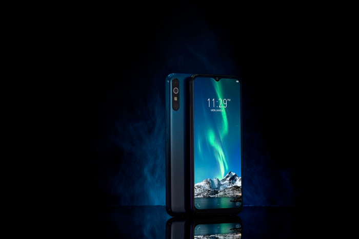 INFINIX HOT 8 - Long-lasting magic in your hands