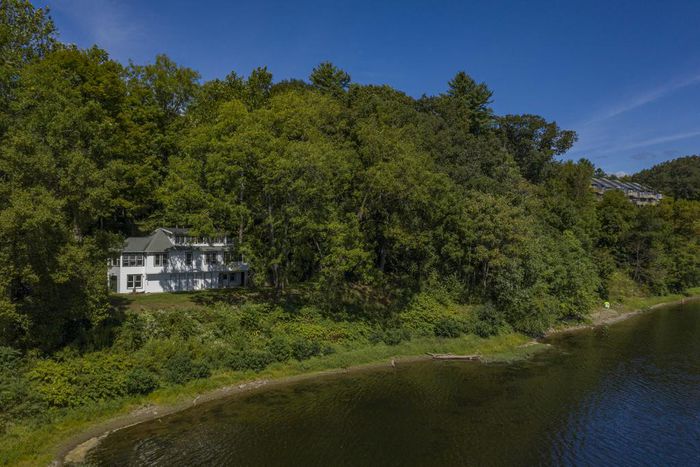 A Cabin With a Literary Pedigree