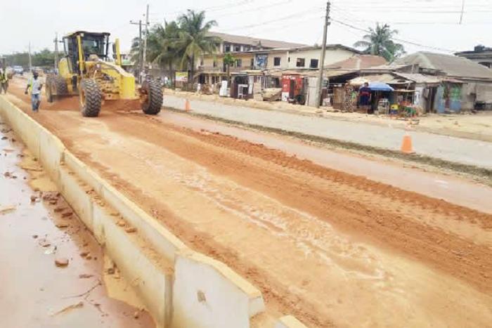 Ikorodu monarch kicks against toll gate on Ikorodu-Sagamu Road  [Punch]