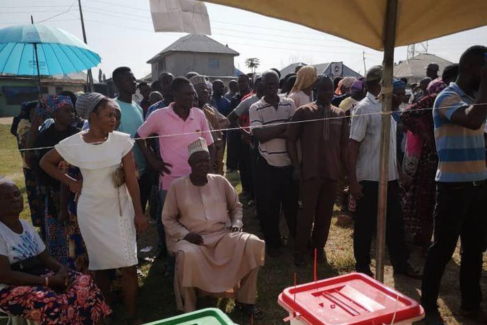 Voters at a polling unit in Kogi Election (Twitter/@OfficialPDPNig)