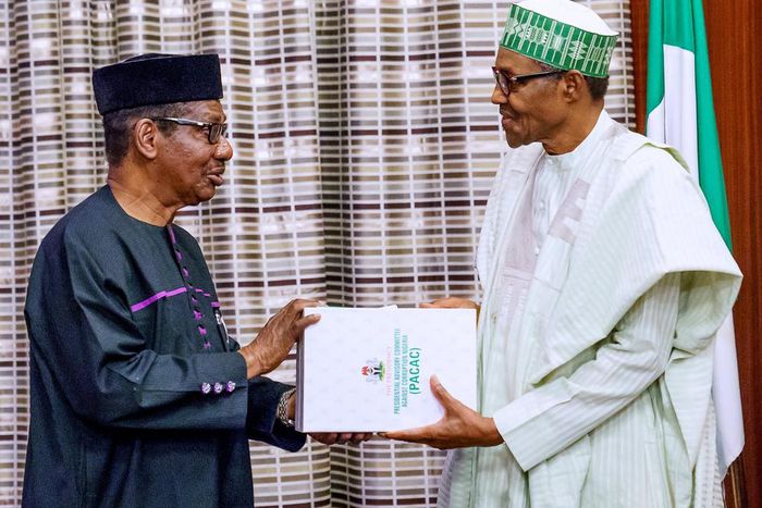 President Muhammadu Buhari meets members of advisory committee against corruption led by Prof. Itse Sagay   [Twitter/@BashirAhmaad]