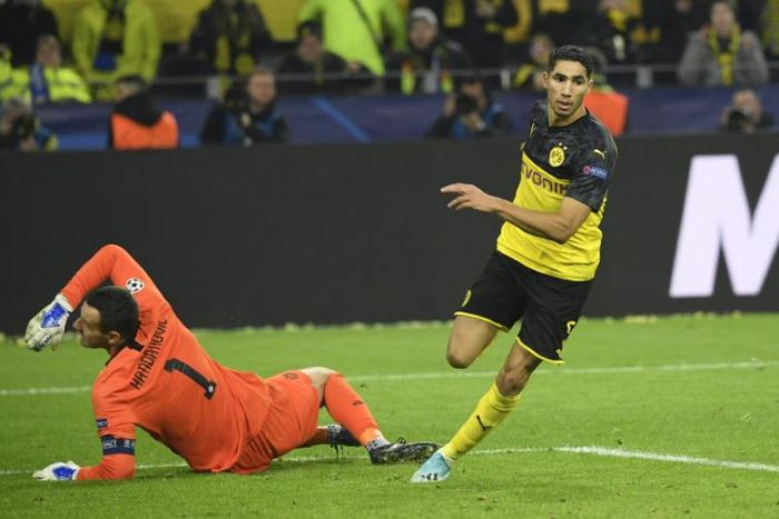 Achraf Hakimi (R) scored the winning goal in Borussia Dortmund's 3-2 come-back win against Inter Milan three weeks ago in the Champions League.