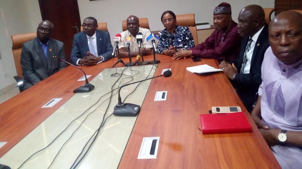 Joint media briefing by Federal Ministry of Works and Lagos State Ministry of Works and Infrastructure and the Lagos State Ministry of Transportation on Tuesday night in Alausa, Lagos.FG, LASG clarify road repairs, ally fears on 3rd Mainland Bridge. [N...