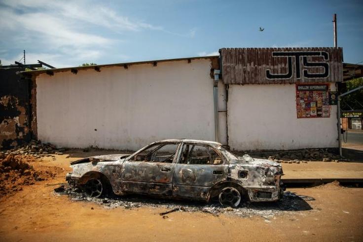 Mobs descended on foreign-owned shops and businesses in Johannesburg's eastern suburb of Malvern late Sunday