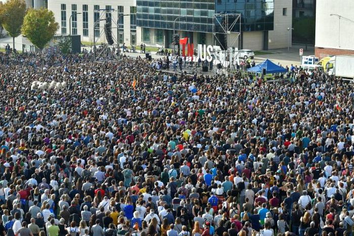 Thousands demonstrated in front of the local courthouse in Pamplona, where the original trial took place