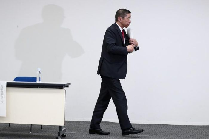 Saikawa exits stage left