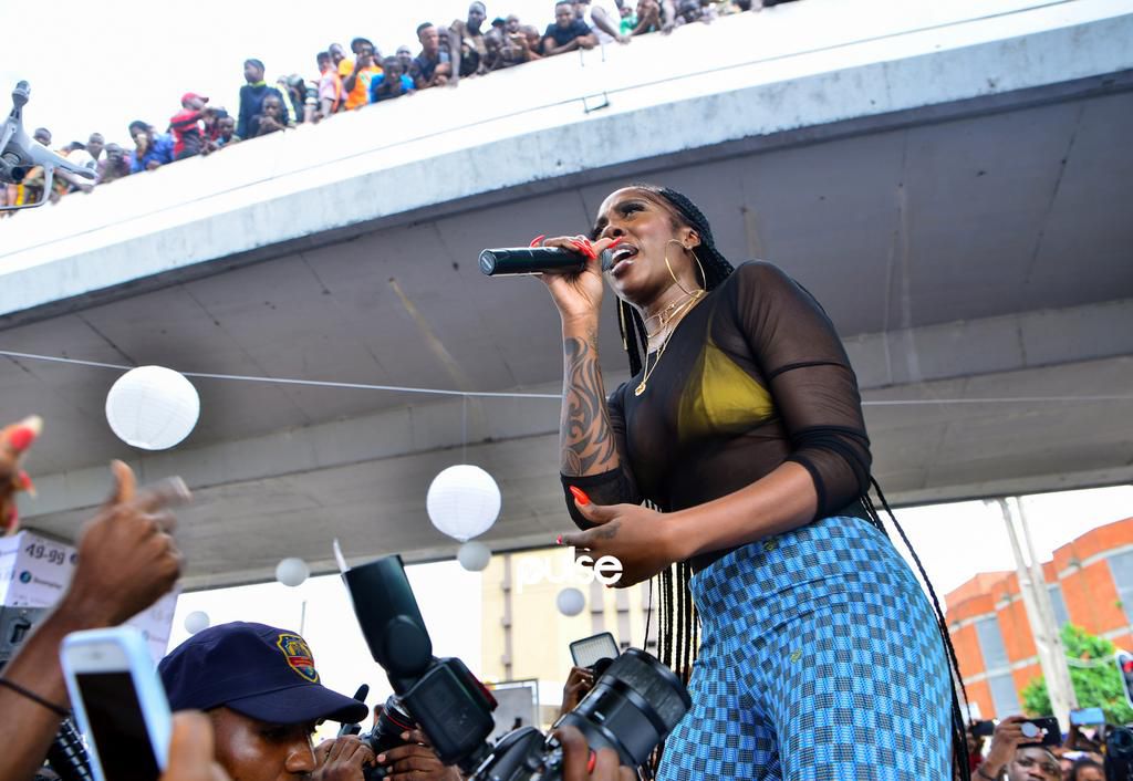 Tiwa Savage 49-99 listening at Obalende park [Pulse]