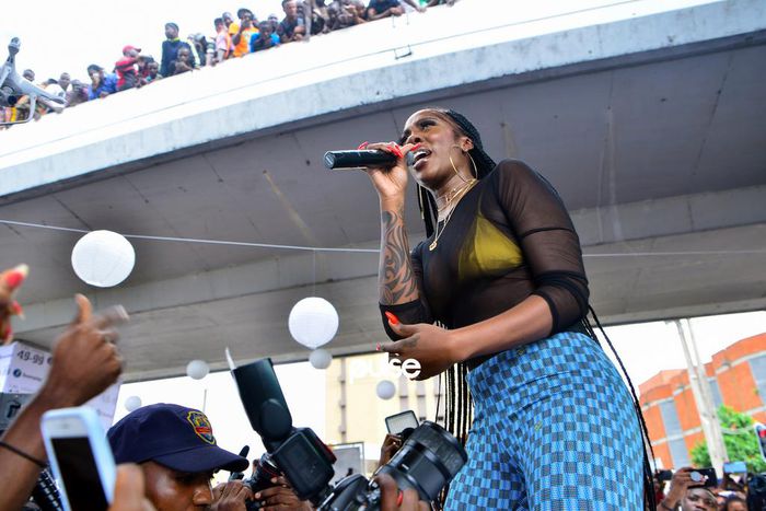Tiwa Savage performs new single, '49:99' under Obalende bridge. (Pulse Nigeria)