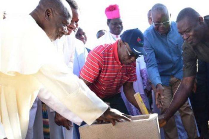 Obasanjo lays foundation for Catholic Church special school in Benue. [sundiatapost]