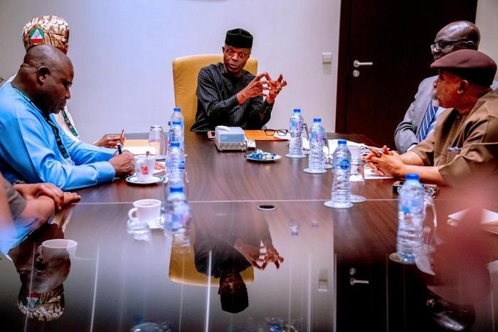 Vice President Yemi Osinbajo and the Minister of Labour and Employment, Mr Chris Ngige meet the leaders of the Trade Union Congress over the Minimum Wage debacle [Twitter/@ProfOsinbajo]