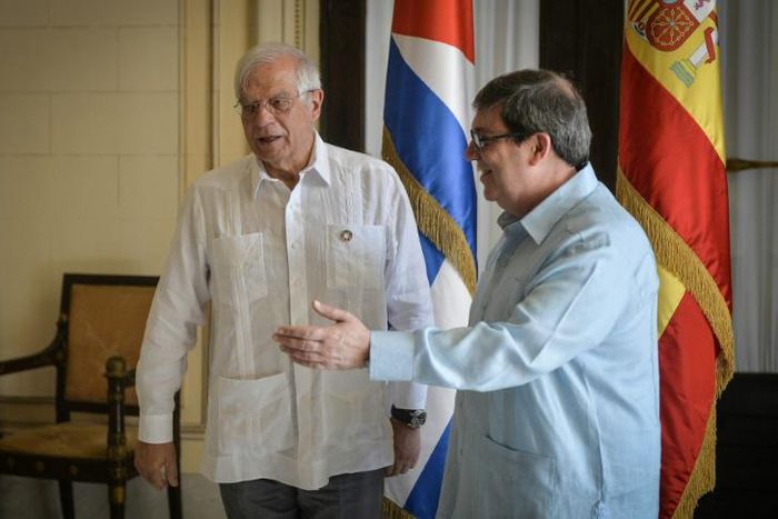 Spanish Foreign Minister Josep Borrell (left) and Cuban counterpart Bruno Rodriguez announced a visit by Spain's King Felipe VI to the island nation