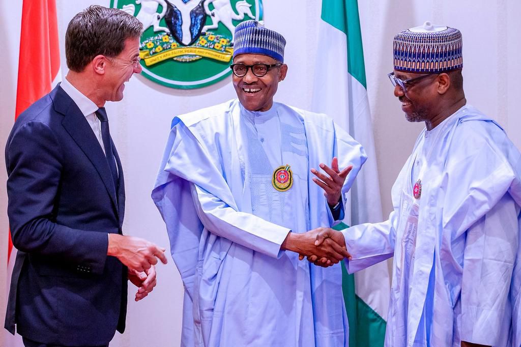 President Muhammadu Buhari welcomes Netherlands Prime Minister to Aso Rock. [Twitter/@NigeriaGov]