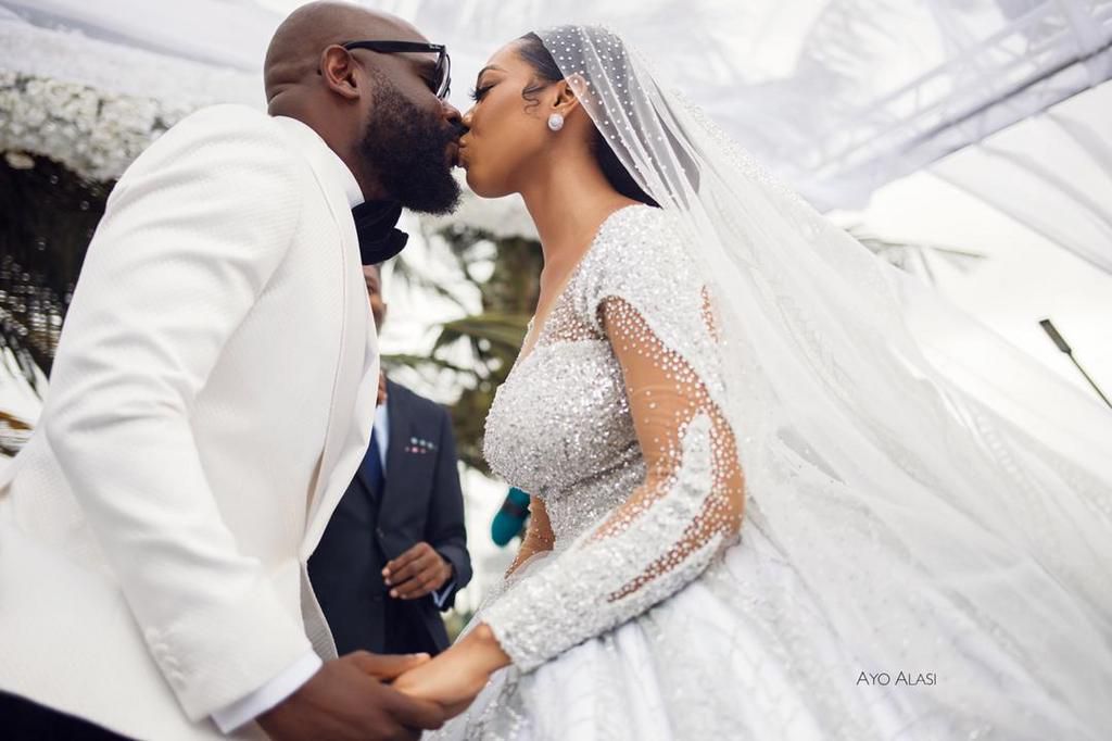 Stunning photos from nightlife king, Temidayo L. Kafaru (Lascatter's) top colourful wedding