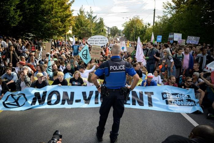 Swiss activists have joined the wave of civil disobedience protesting the lack of government action to tackle climate change