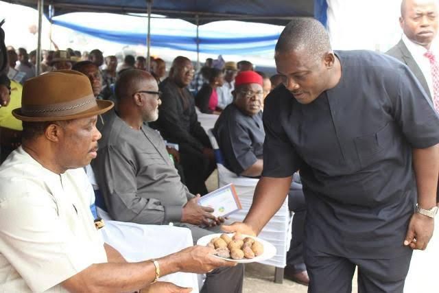 Chief Innocent Chukwuma, Chairman Innoson Vehicle Manufacturing Presenting a bowl of kolanuts to Chief Willie Obiano, Governor of Anambra State during a visit to the auto manufacturing plant in Nnewi [newsghana]