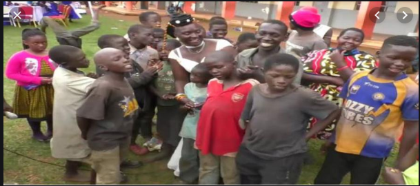 Female police officer who invited street kids to her wedding loses husband 2 weeks later