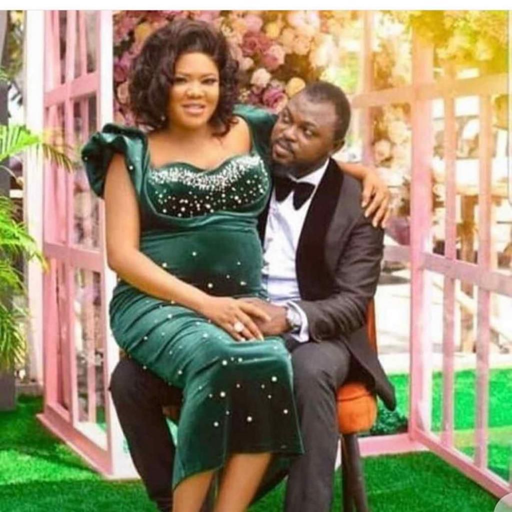 The date for the wedding is not known but from all indications, it looks like we will be having a celebrity wedding in the coming days or weeks...who knows.[Instagram/NkechiBlessing]