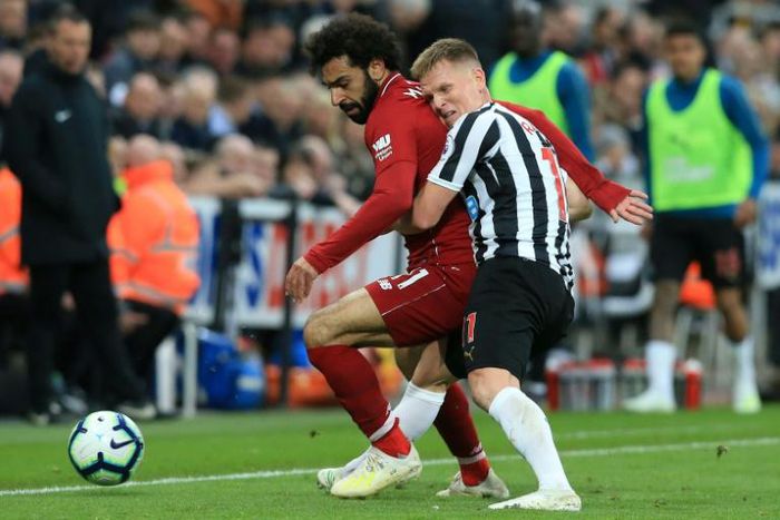 Struggling Premier League side Newcastle will be without key midfielder Matt Ritchie for up to two months with an ankle injury