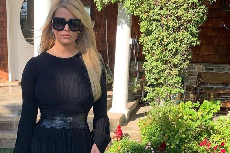 Jessica Simpson Shares 100-Pound Weight Loss
