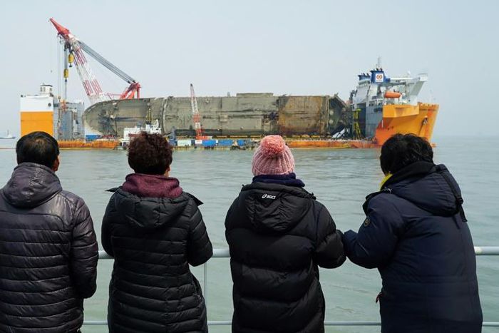 Families of those who died in the Sewol ferry disaster are demanding those in government at the time should be held to account