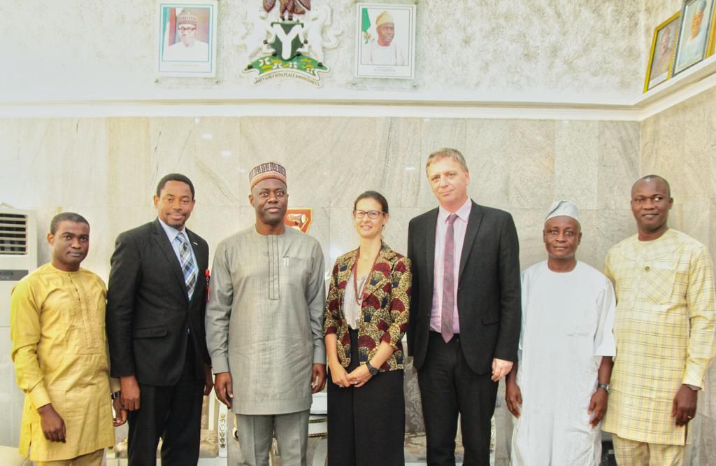 Governor Seyi Makinde of Oyo met with British Deputy High Commissioner, Harriet Thompson to discuss collaboration in education, especially regarding teacher training, and intervention [Twitter/@seyiamakinde]