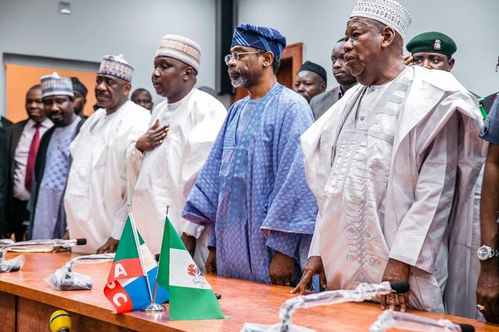 Governor. Abdullahi Ganduje receives leadership of the House of Representatives, led by the Speaker, Femi Gbajabiamila in Kano [Twitter/@femigbaja]