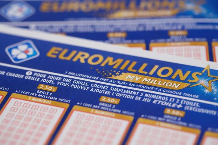 The maximum Euromillions jackpot of 190 million euros was secured by a ticket bought in Britain