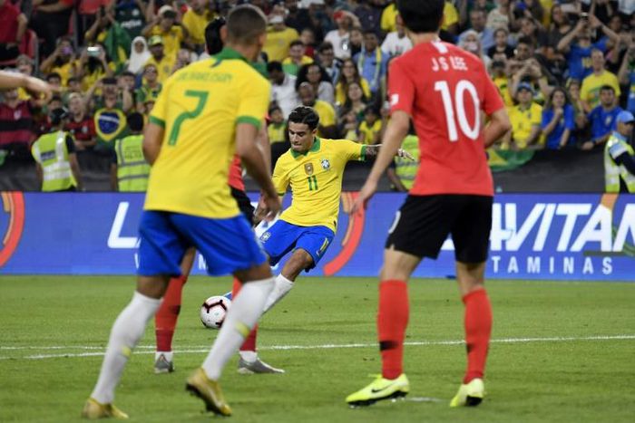 Philippe Coutinho scored direct from a free-kick in Brazil's 3-0 friendly victory over South Korea in Abu Dhabi
