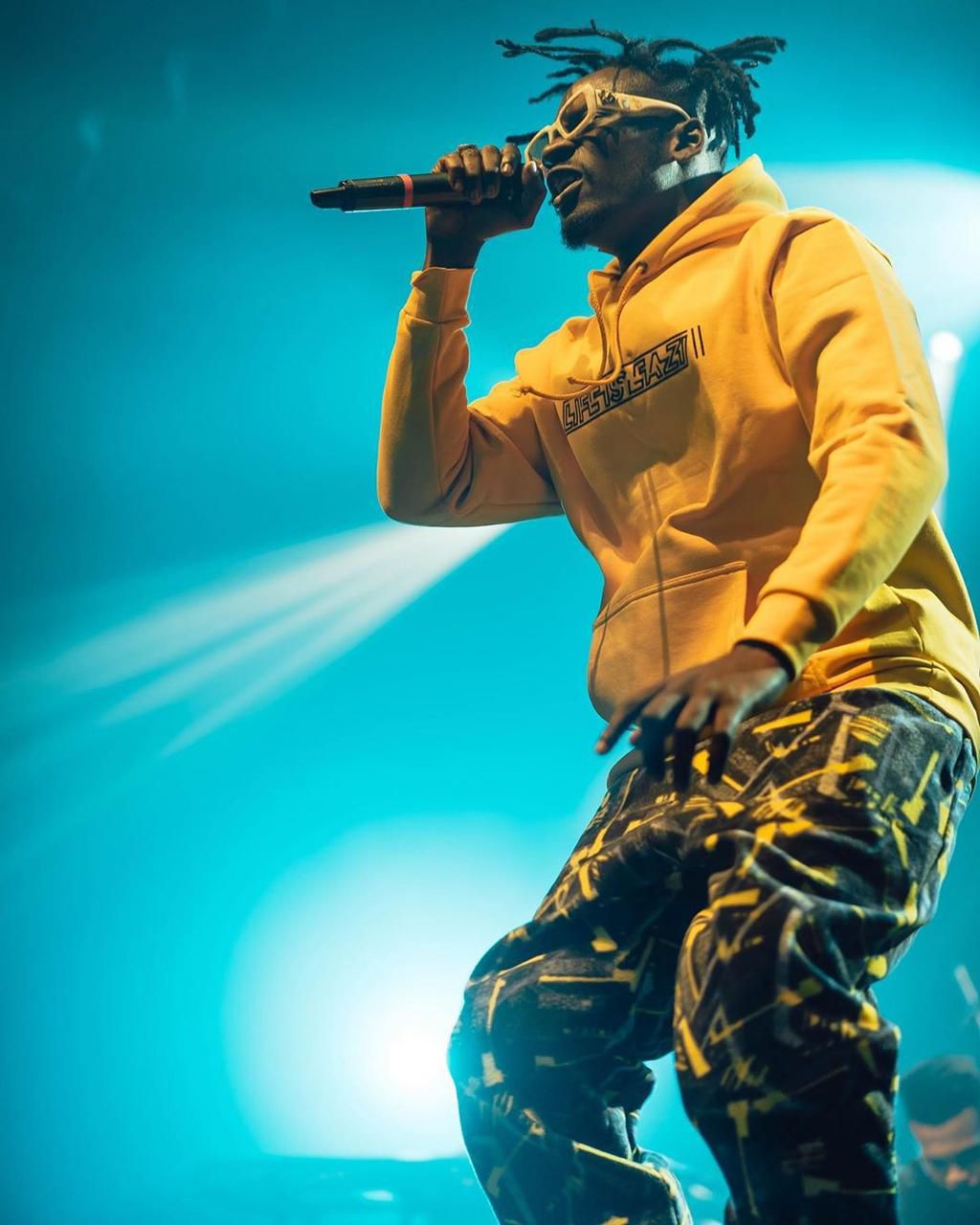 It looks like Mr Eazi is calling out the organisers of one of the most prestigious music awards 'Headies' for not giving him the car he won back in 2016 as the 'Next Rated' artist. [Instagram/MrEazi]