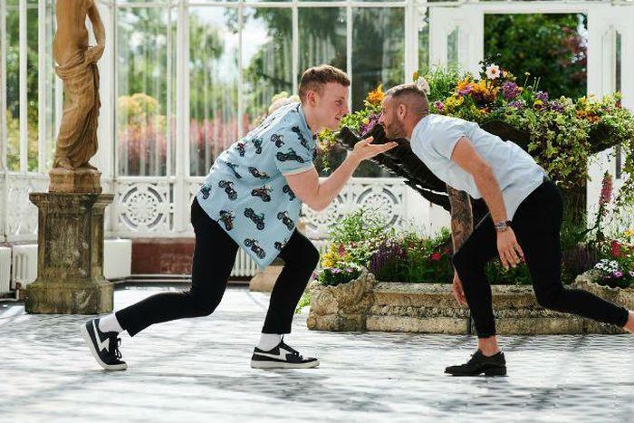 2 Strangers Dance Together on Blind Date TV Show