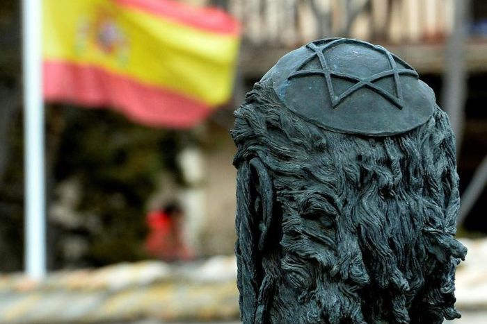 In 1492, the Spanish crown ordered the country's Jewish community, which numbered at least 200,000, to either convert to Catholicism or be burned at the stake