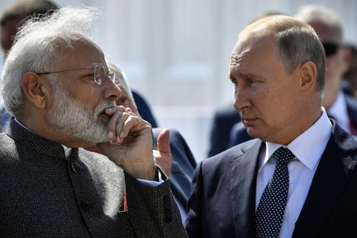 India's Prime Minister Narendra Modi (L) says he enjoys a "special" relationship with Russian President Vladimir Putin