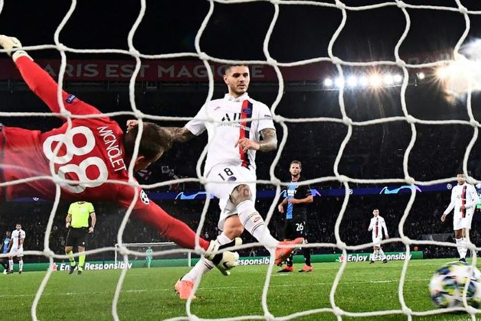 Mauro Icardi converts the only goal of the game in PSG's win over Club Brugge