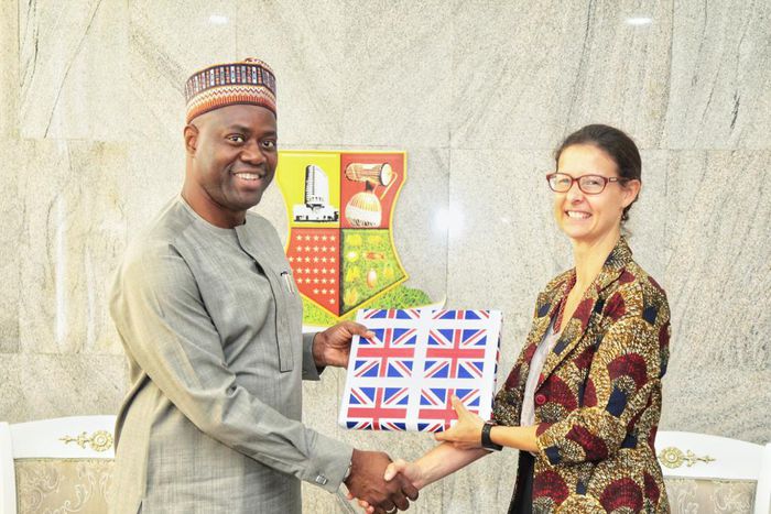 Governor Seyi Makinde of Oyo met with British Deputy High Commissioner, Harriet Thompson to discuss collaboration in education, especially regarding teacher training, and intervention [Twitter/@seyiamakinde]