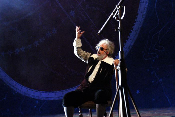 Philip Glass Operas That Color His Style With Fresh Hues