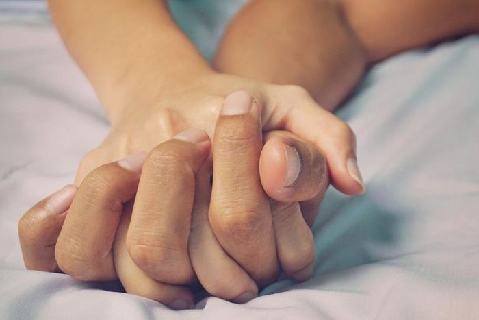 How to Cope With Cringeworthy Sex Situations