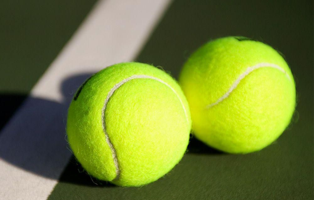 Cause of testicular pain: varicocele