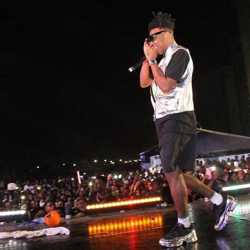 A Good time with Davido was totally lit and my S5 was the perfect date for the event