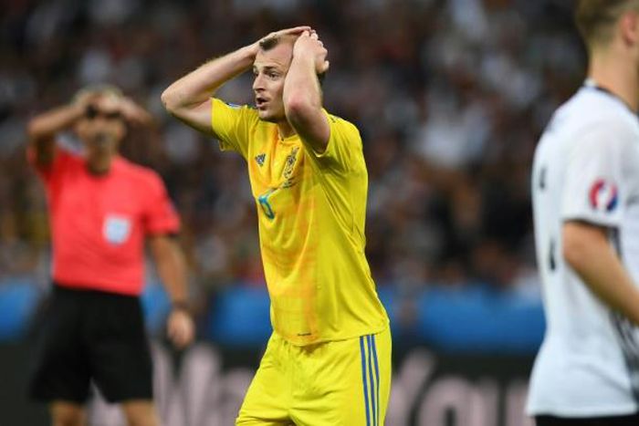 Roman Zozulya playing for Ukraine against Germany at Euro 2016