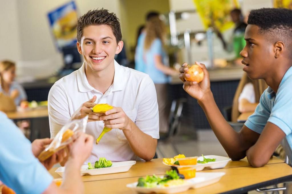 How to get your teenagers to eat healthy food on their own