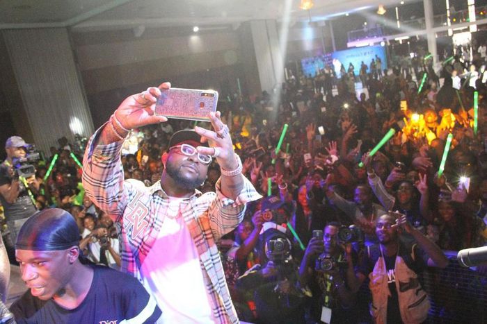 Infinix, Davido good times at 2019 12 12 Xfans party
