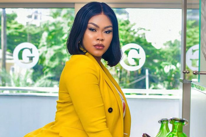 Nollywood actress Daniella Okeke has gotten for herself another mansion and her friends' aren't keeping calm about it. [Instagram/DaniellaOkeke]