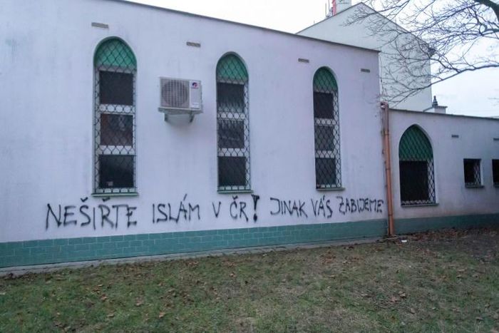 A mosque in the Czech city of Brno has been sprayed with anti-Muslim  a graffiti saying -- "Don’t spread Islam in the Czech Republic! Otherwise we’ll kill you".