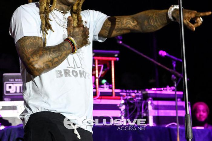 t looks like several celebrities from America are already falling in love with the idea of visiting Nigeria as Lil Wayne confesses his desire to take a trip to the world's black most populous country. [Instagram/Liltunechi]