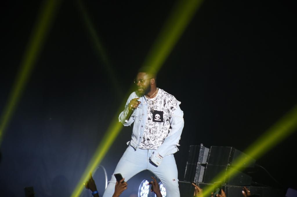 Kizz Daniel is a star! Singer rounds off 2019 with superstar performance at #KizzDanielLive