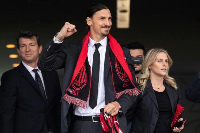 I'm back! Zlatan returns to AC Milan for "last bit of adrenaline"
