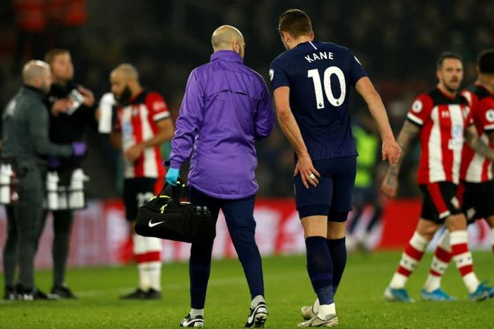 Tottenham striker Harry Kane will be out until April